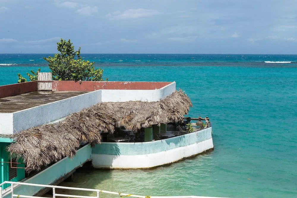 Ocean Sands Otel Ocho Rios 2*,