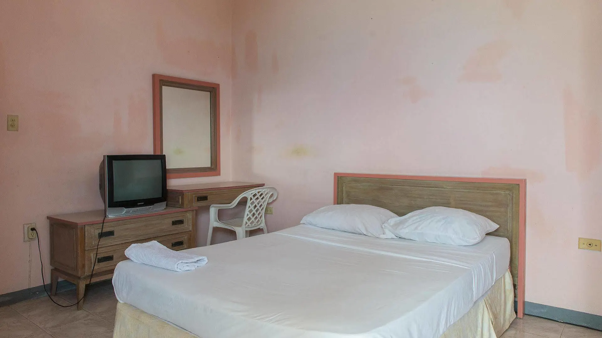 Ocean Sands Otel Ocho Rios
